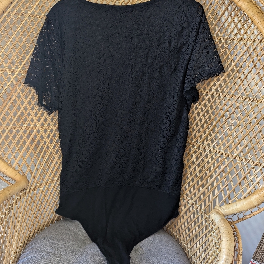 Torrid Black Lace V-Neck Bodysuit - Picture 4 of 4